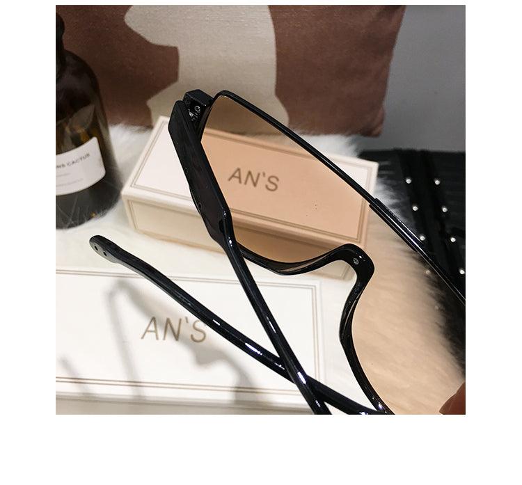 Capture Memories in Style with Couple Travel Photoshoot Sunglasses - Your-Look