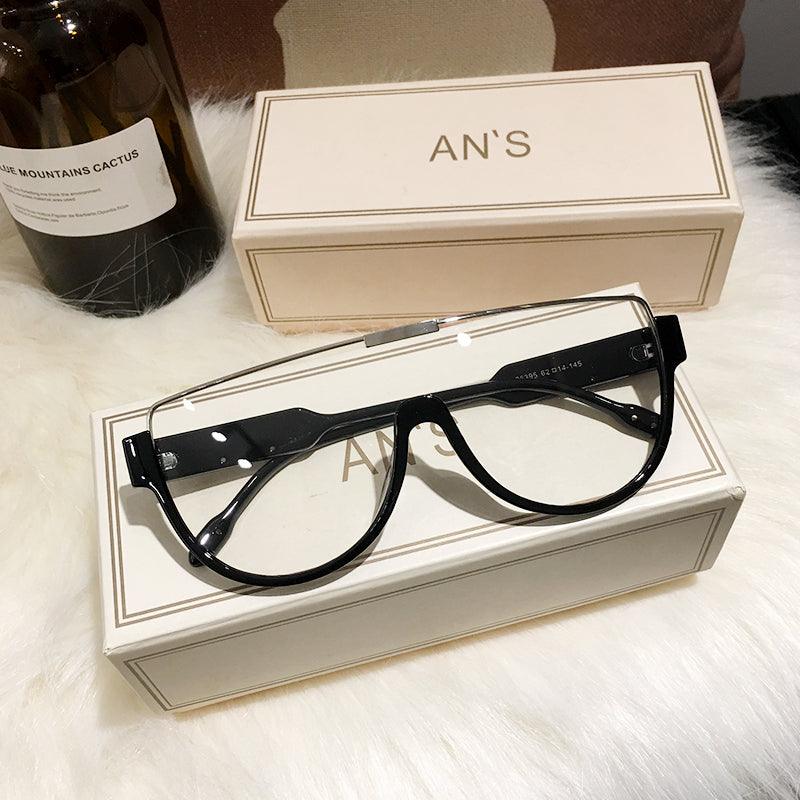 Capture Memories in Style with Couple Travel Photoshoot Sunglasses - Your-Look