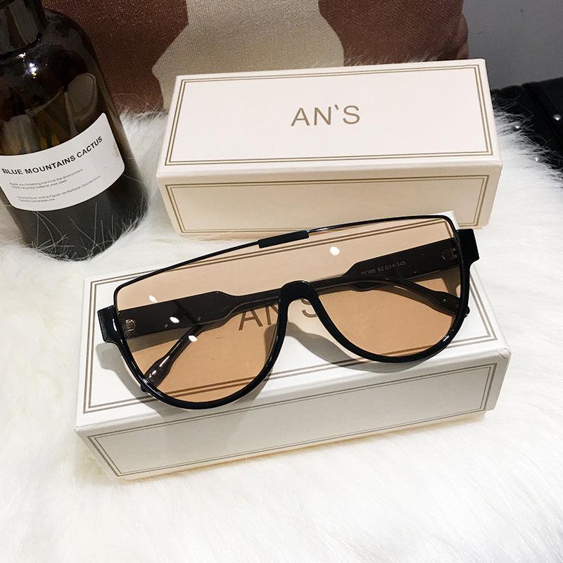Capture Memories in Style with Couple Travel Photoshoot Sunglasses - Your-Look