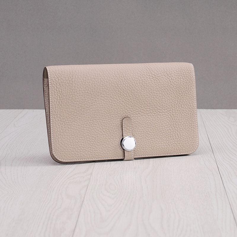 Luxurious Utility: Women&