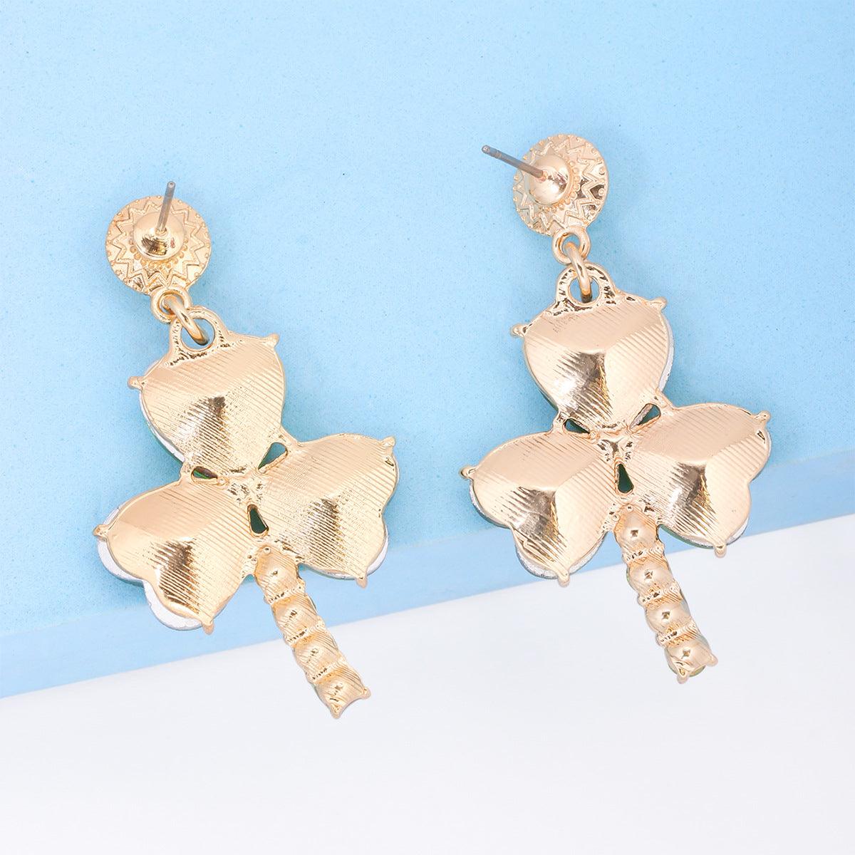 Make a Stylish Statement with Women&