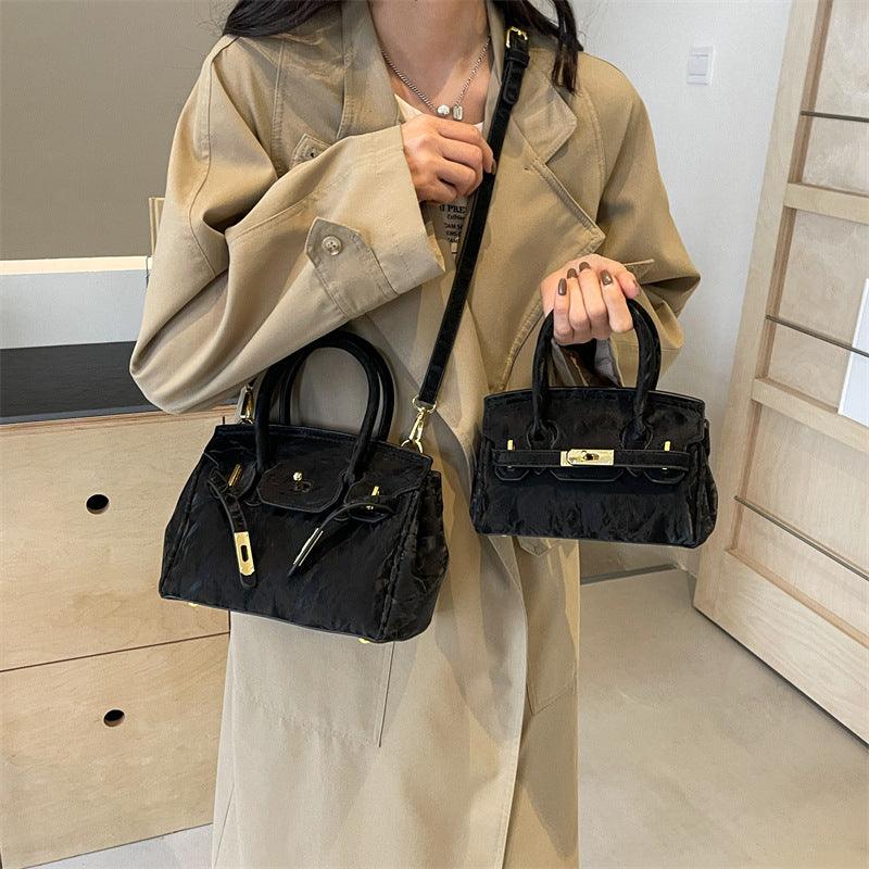 Step Back in Time with Our Retro Fashion Portable Large Capacity Bag - Your-Look