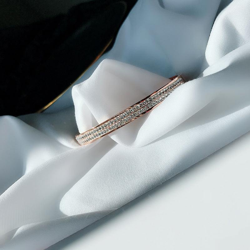 Rose Gold Titanium Steel Bracelet: Elegant Hand Jewelry for Women - Your-Look
