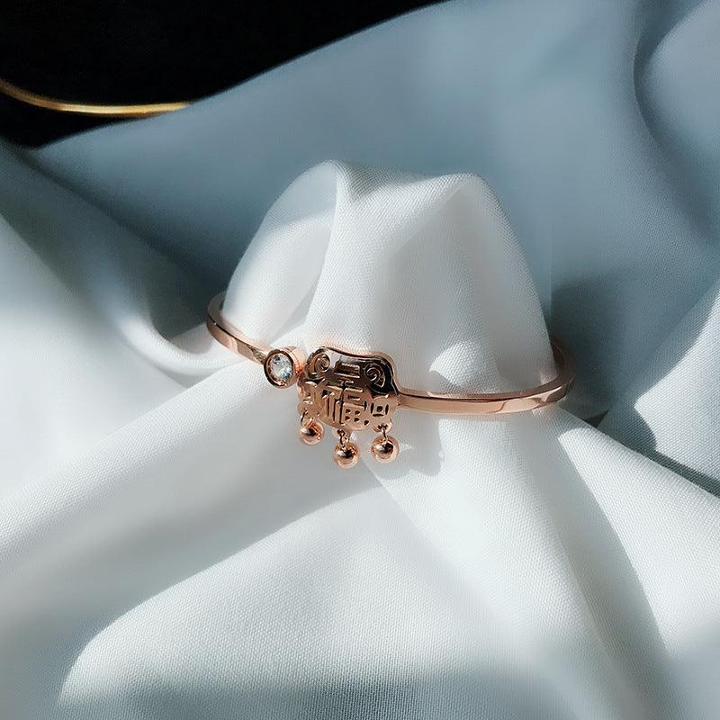 Rose Gold Titanium Steel Bracelet: Elegant Hand Jewelry for Women - Your-Look