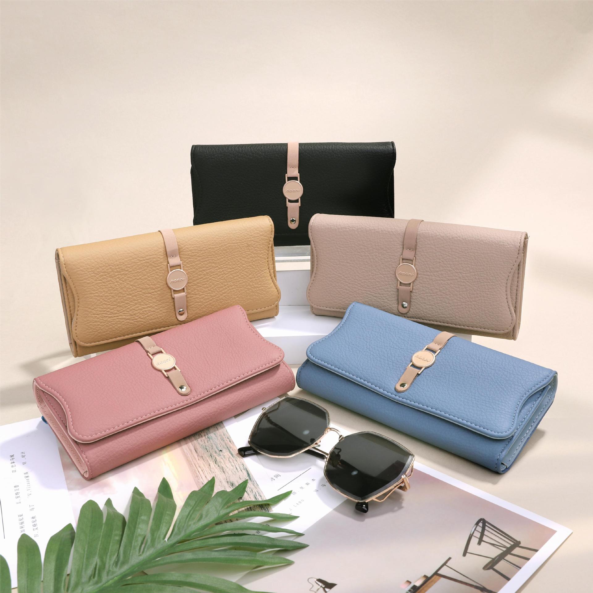 Timeless Elegance: Women&