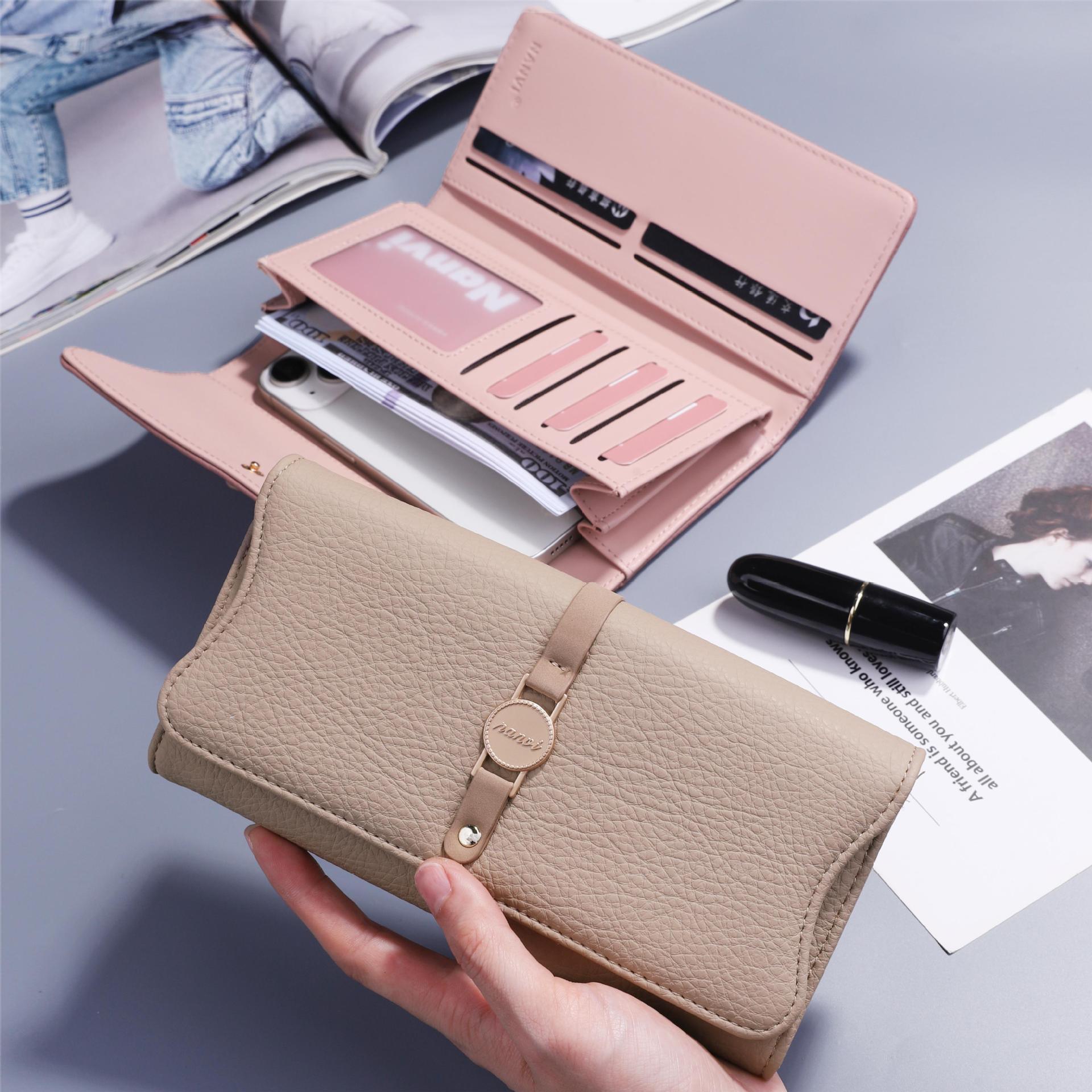 Timeless Elegance: Women&