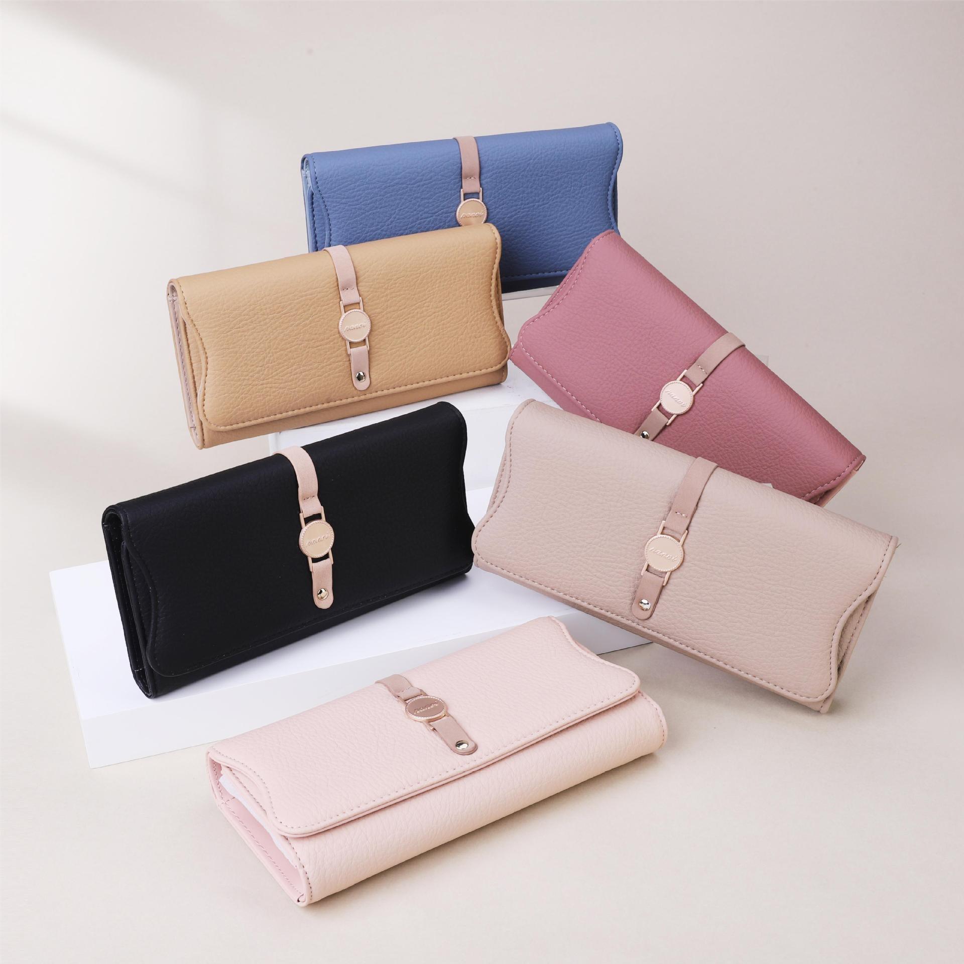 Timeless Elegance: Women&
