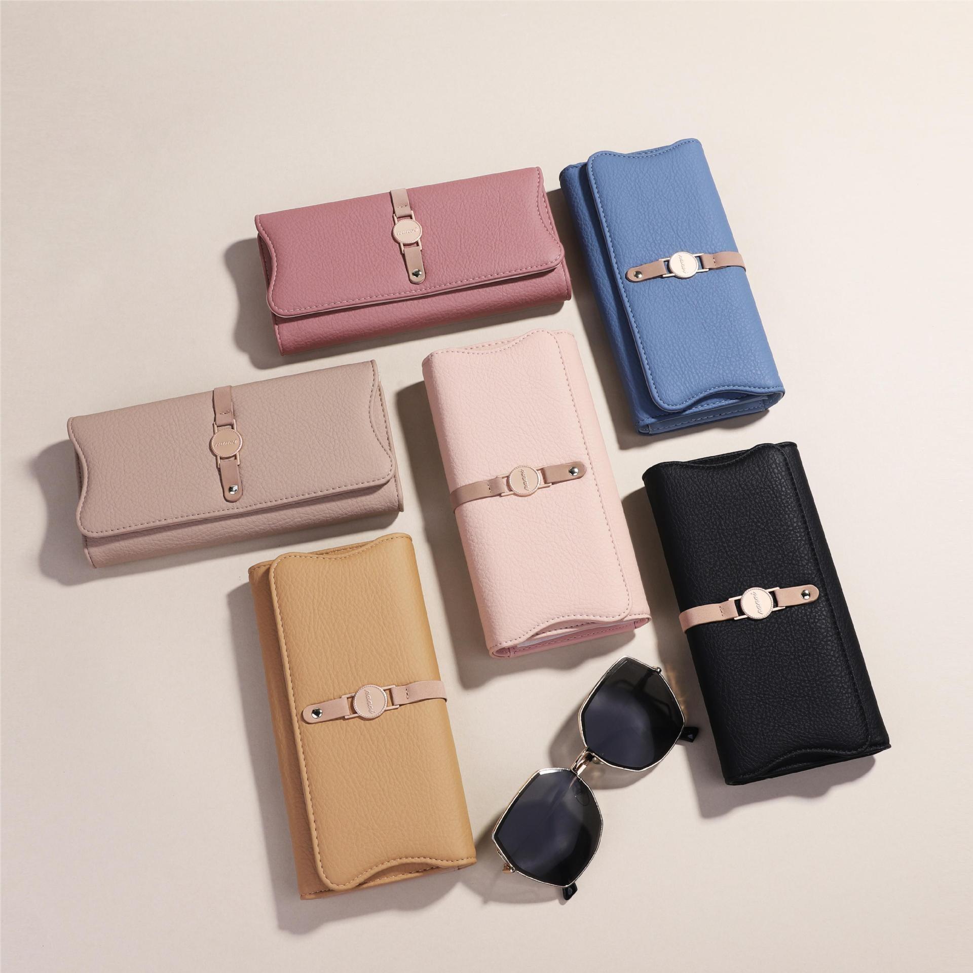 Timeless Elegance: Women&