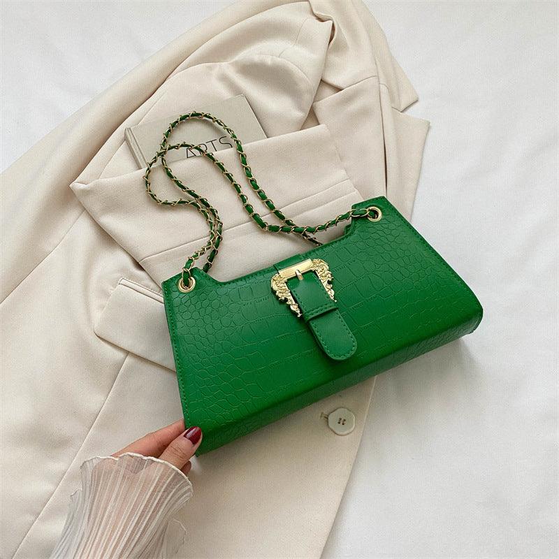 Chic Simplicity: Women&