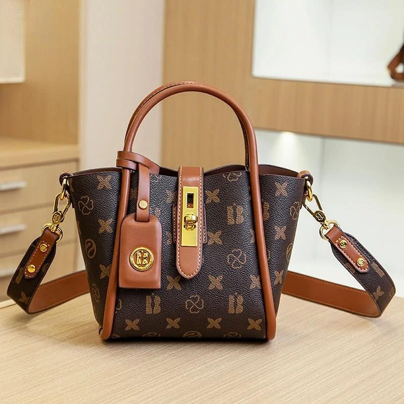 Chic Carryall: Women&