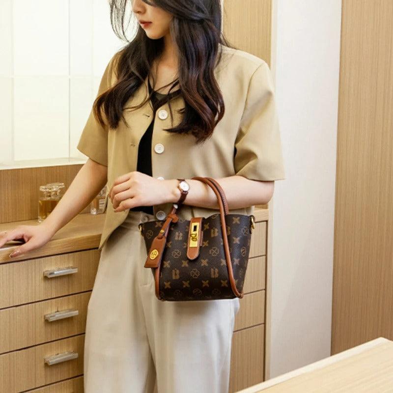 Chic Carryall: Women&