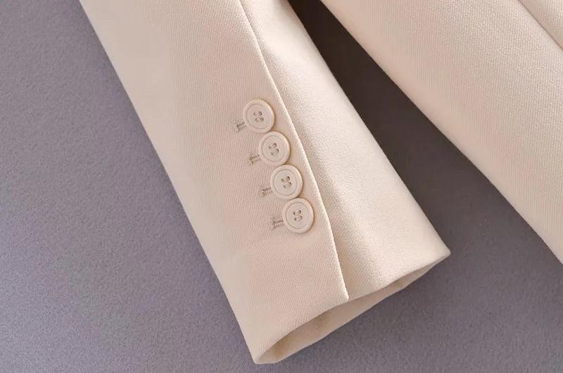 Sophisticated Simplicity: Women&