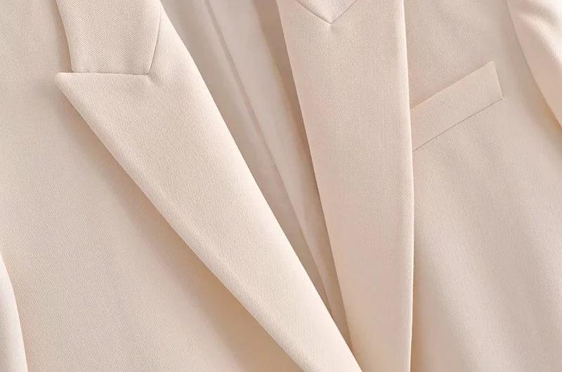 Sophisticated Simplicity: Women&