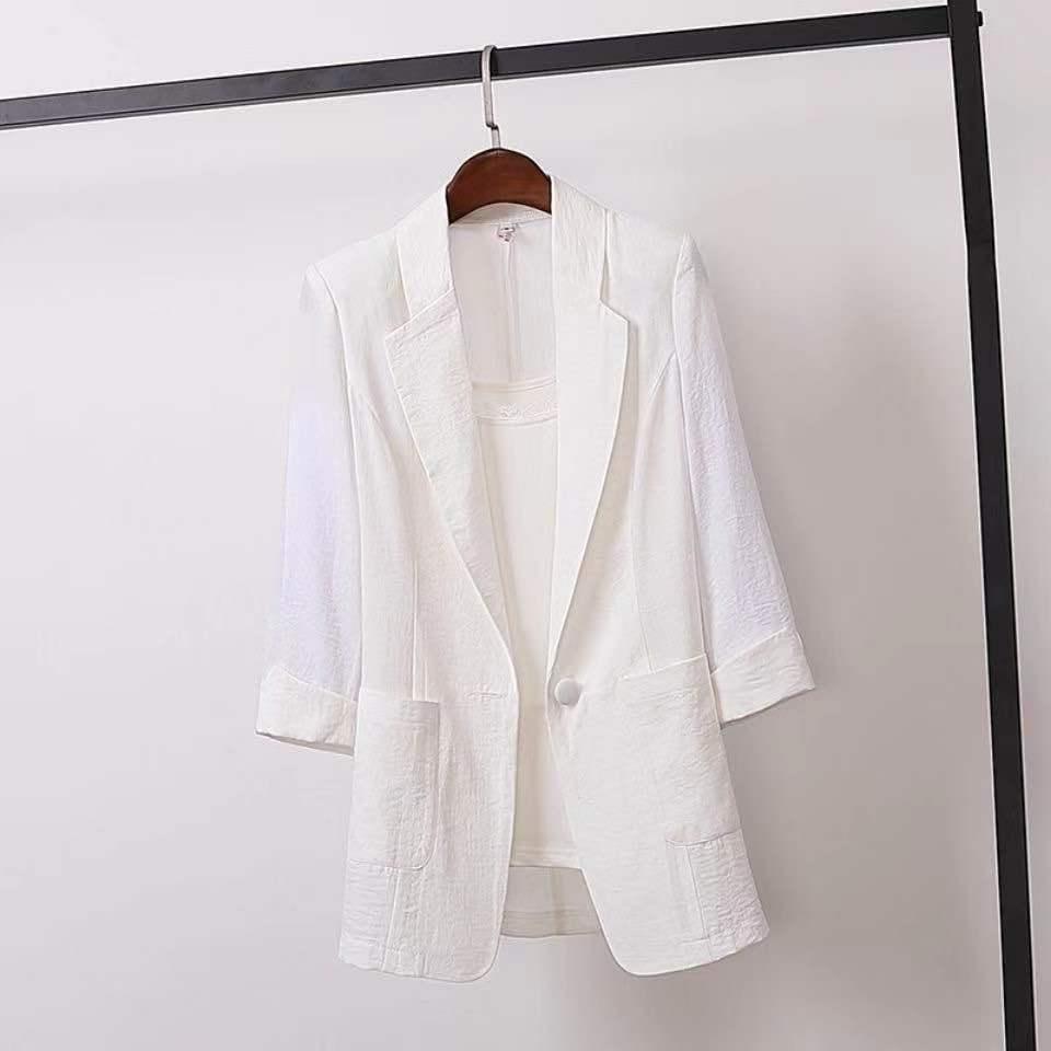 Effortlessly Chic: Women&