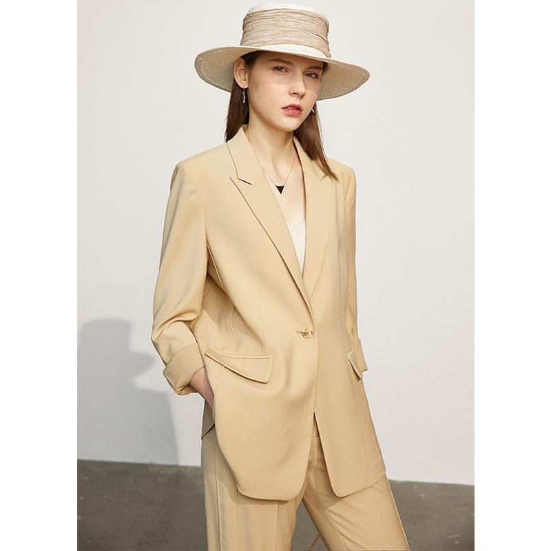 Effortless Chic: Women&