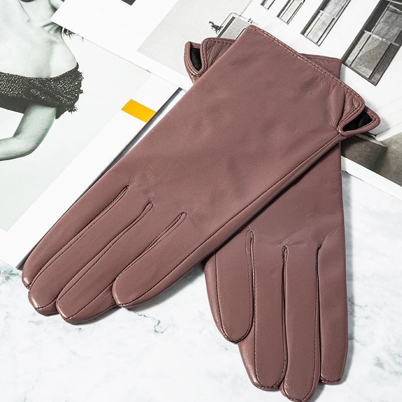 Plush Touch Screen Gloves: Luxurious Warmth with Touchscreen Compatibility